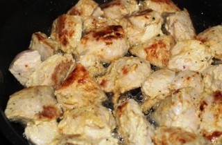 Жаркое из индейки с овощами в горшочках - фото шага 5