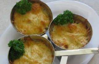 Жульен из семги и креветок - фото шага 4