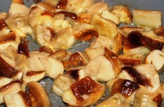 Жульен с грибами и крабовым мясом - фото шага 3