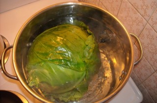 Классические голубцы с фаршем и рисом - фото шага 2