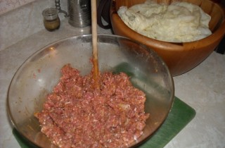 Классические голубцы с фаршем и рисом - фото шага 4