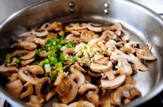 Стейк с грибным соусом - фото шага 5