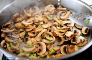 Стейк с грибным соусом - фото шага 6