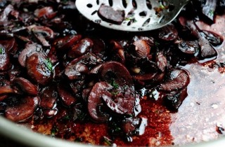 Стейк с грибным соусом - фото шага 12