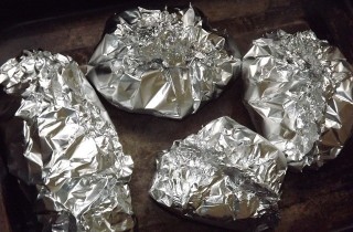 Стейк зубатки под сыром и овощами - фото шага 7