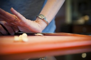 Гренки с сыром и чесноком - фото шага 1