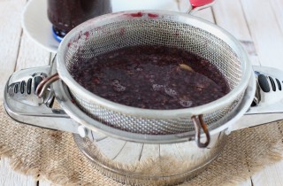 Компот из малины - фото шага 2