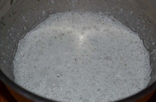 Пельмени, запеченные с грибами и сыром в горшочке - фото шага 4