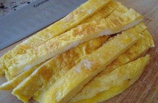 Роллы с яичными блинчиками - фото шага 2