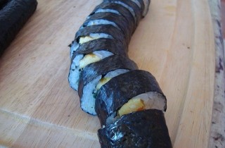 Роллы с яичными блинчиками - фото шага 7