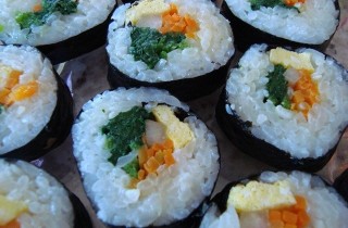 Роллы с яичными блинчиками - фото шага 8