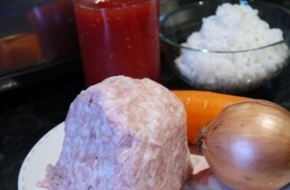 Тефтели из куриного фарша - фото шага 1