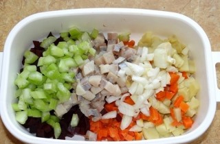 Винегрет с селедкой - фото шага 4