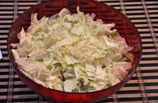 Греческий салат с курицей - фото шага 7