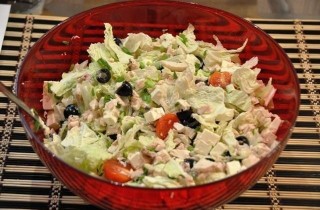 Греческий салат с курицей - фото шага 8