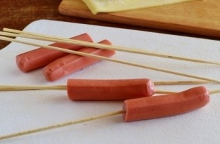 Хот-доги из слоеного теста - фото шага 2