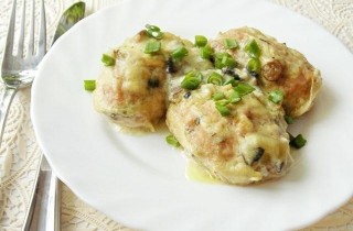 Грибной сливочный соус к котлетам - фото шага 4