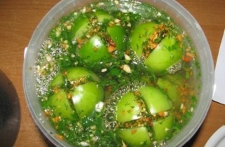 Квашеные зеленые помидоры - фото шага 6