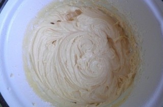 Вкусные ванильные капкейки - фото шага 6