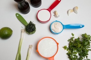 Заправка для овощного салата - фото шага 1