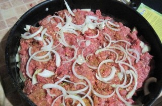 Мясо по-французски с фаршем - фото шага 5