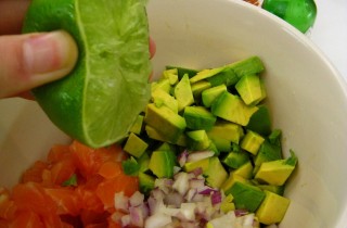 Тарталетки с семгой и авокадо - фото шага 2