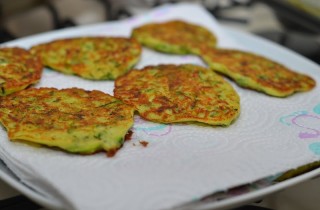 Оладьи с цукини - фото шага 8