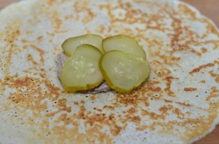 Простые блинчики с начинкой - фото шага 14