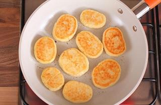 Сырники домашние - фото шага 6