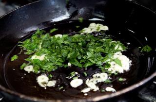 Мидии с шафраном - фото шага 2