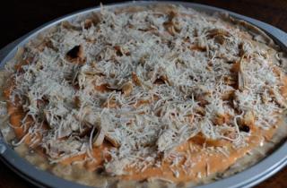 Пицца с курицей и сыром - фото шага 4