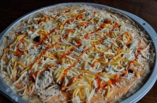 Пицца с курицей и сыром - фото шага 5