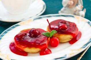 Сырники с вишневым соусом - фото шага 7