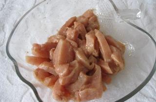 Шаурма с курицей и овощами - фото шага 2