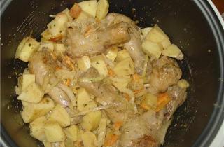 Куриные ножки с картофелем в мультиварке - фото шага 3