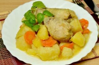 Куриные ножки с картофелем в мультиварке - фото шага 4