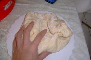 Булочки с сосиской - фото шага 8