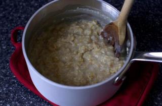 Оладьи из овсяных хлопьев - фото шага 1